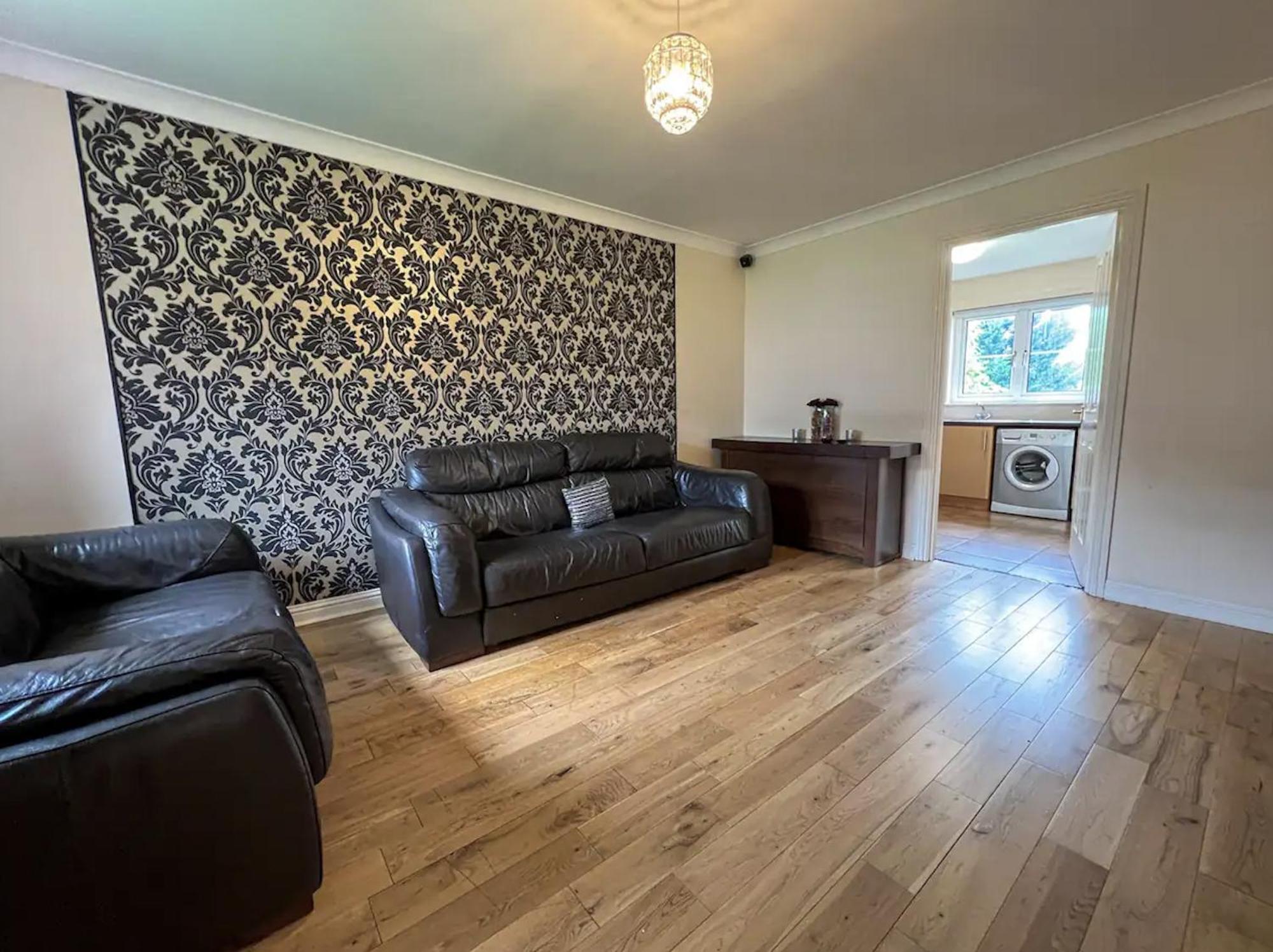 Glasgow Central - Entire House - Free Parking , Free Super Fast Wifi , Private Garden & Parking Security 外观 照片